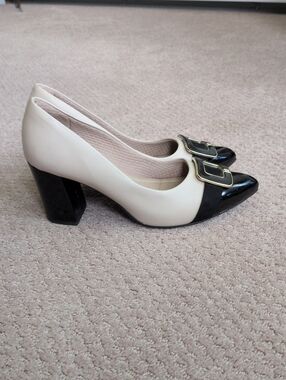 Piccadilly Brasil Two-Tone Cap-Toe Block Heel Pumps Size 7